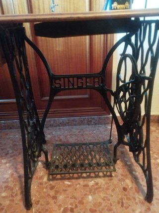 Máquina de coser Singer antigua