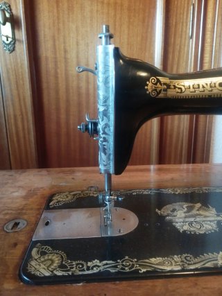 Máquina de coser Singer antigua