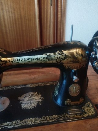 Máquina de coser Singer antigua