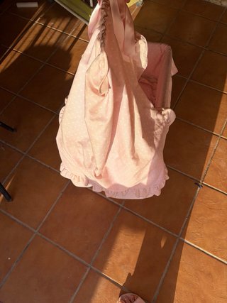Moisés para muñecas rosa con lunares