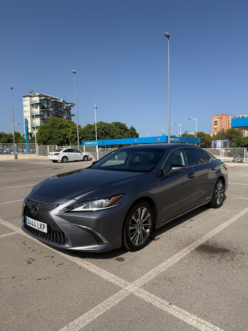 Lexus ES 2020 - foto 1