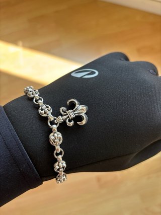 Pulsera Chrome Hearts con colgante Fleur de Lis