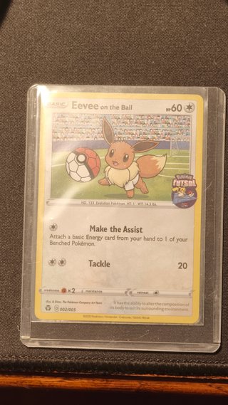 Carta Pokemon Eevee on the Ball