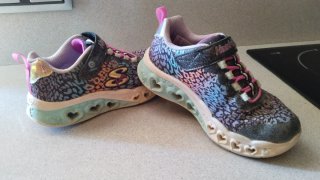 Zapatillas Skechers Niña Luces Corazones TALLA 29