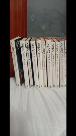 Colección once libros de Paulo Coelho