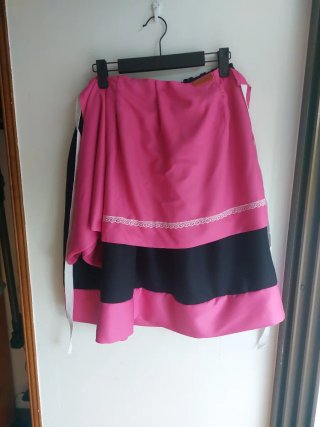 Traje de casera rosa y negro talla xss
