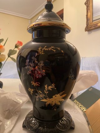 Jarrón Cerámica Negro y Dorado