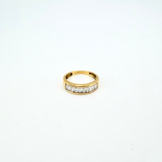 Anillo de oro de 18k circonitas, 2.98 g, T-17.