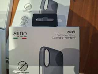 Custodia protettiva per iPhone XR di aiino (modello Z3RO Protective Case)