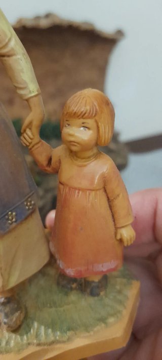 Mamma con bambini per presepe