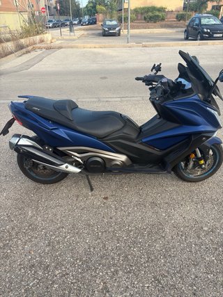 Kymco AK-550 Maxi Scooter Azul