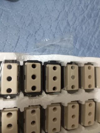 Prese elettriche beige