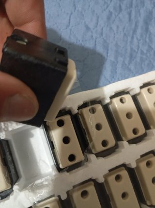 Prese elettriche beige