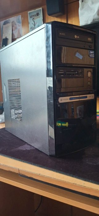 Caja PC Asus Negra con Lector Tarjetas