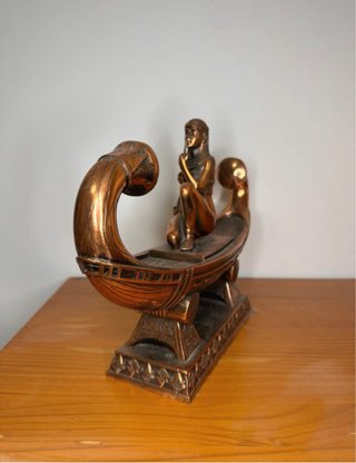 Figura Egipcia Cleopatra Barco Bronce