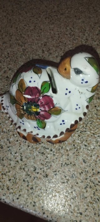 Cerámica antigua forma tortuga flores