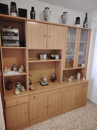 Mueble de salón madera claro