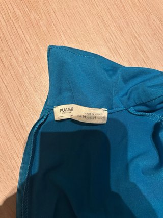 Vestido corto Pull&Bear azul, ceñido, muy bonito