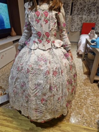 Traje de Fallera rosa y blanco