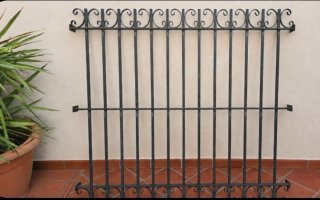 Reja de ventana de hierro forjado
