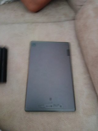 Tablet Lenovo Negra con detalle