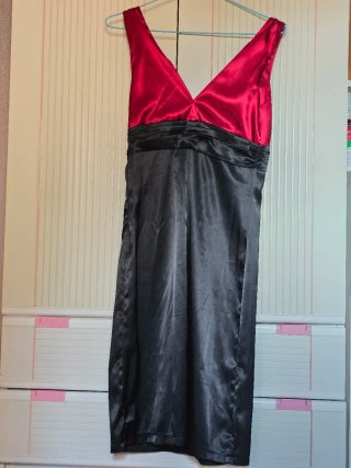 Vestido fiesta rojo y negro