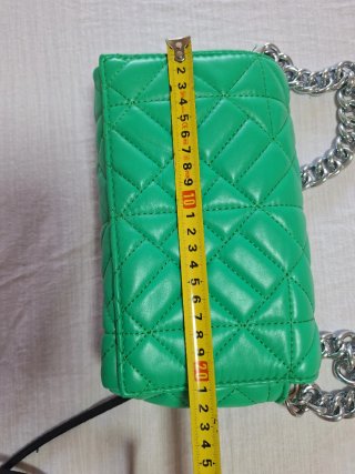 Bolso verde acolchado con cadena shein