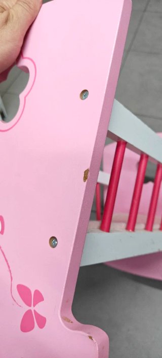 Cuna para muñeca rosa con flores
