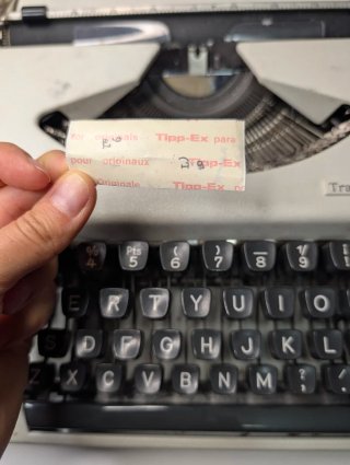Máquina de escribir OLYMPIA Traveller de Luxe