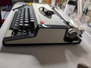 Máquina de escribir OLYMPIA Traveller de Luxe
