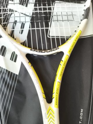 Raqueta de tenis Babolat con funda Artengo