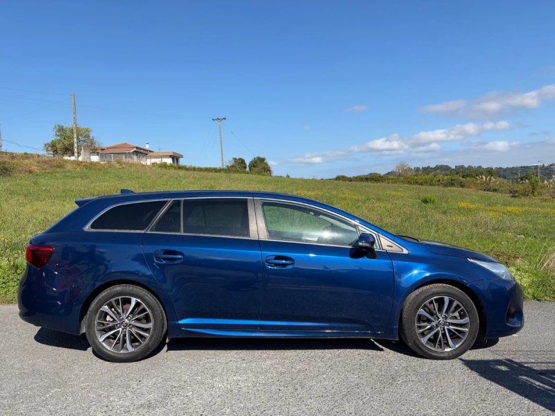 Toyota Avensis Touring Sports 150D Executive 2016, foto 6