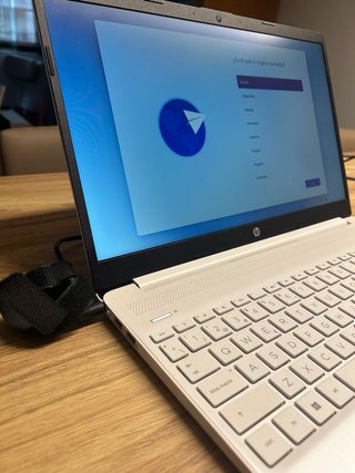 Portátil HP 15s Blanco + Cargador