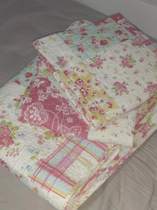 Colcha y cojines cama 90 estilo patchwork