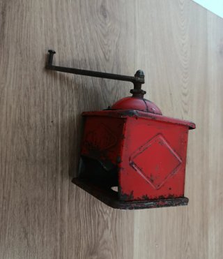 Molinillo de café antiguo ELMA rojo