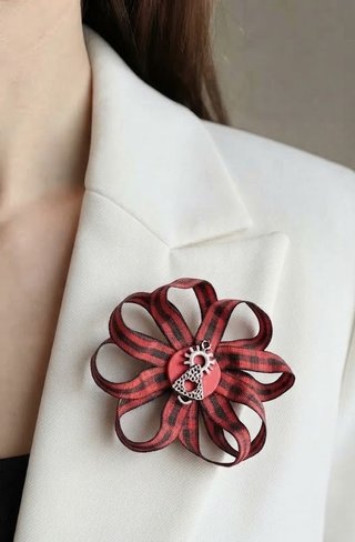 Broche Virgen del Pilar artesanal