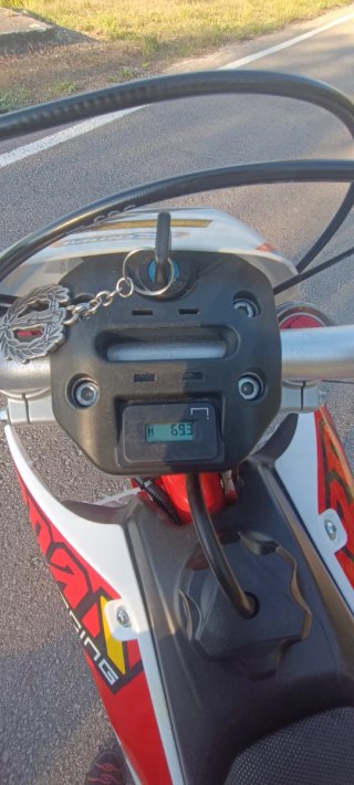 Moto ROAN 250cc Enduro/Cross Roja y Blanca