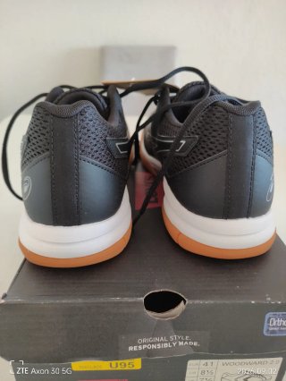 Zapatillas Asics Talla 41.5 Nuevas