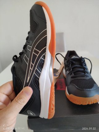 Zapatillas Asics Talla 41.5 Nuevas