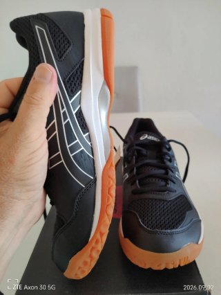 Zapatillas Asics Talla 41.5 Nuevas