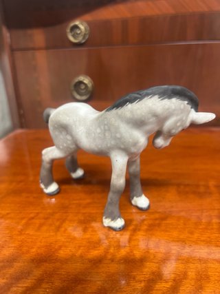 Potro de porcelana biscuit