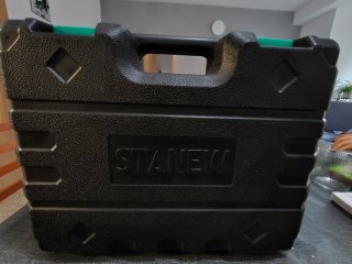 Taladro STANW con accesorios