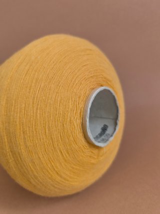 Cono lana amarillo mostaza