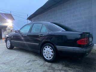 Mercedes-Benz W 210 E 300 Negro