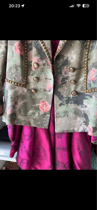 Chaqueta Mangata Militar Floral Tachuelas