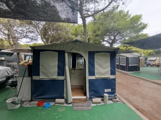 Caravana fija + avancé+ sobre avancé y cocina