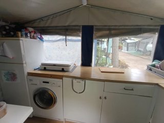 Caravana fija + avancé+ sobre avancé y cocina
