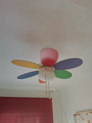 Ventilador de techo infantil multicolor