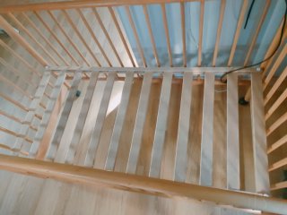 Cuna de madera de barrotes