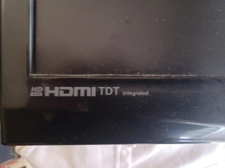 TV OKI 22 V22DHDUVI HD HDMI TDT con soporte pared